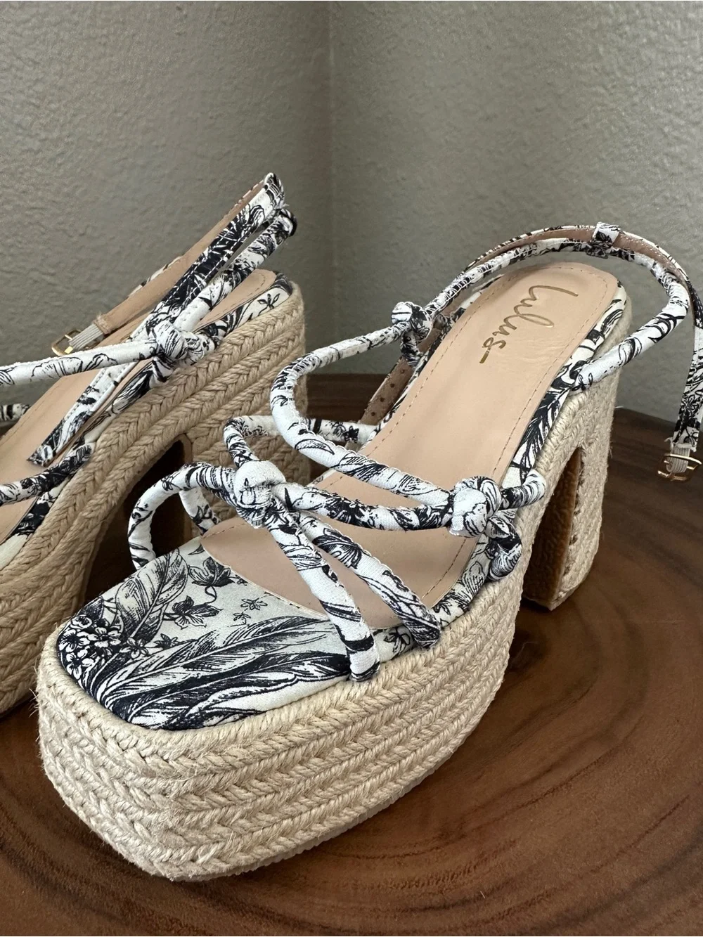 Lulus Woven Platform Sandals in Navy blue & White - Women